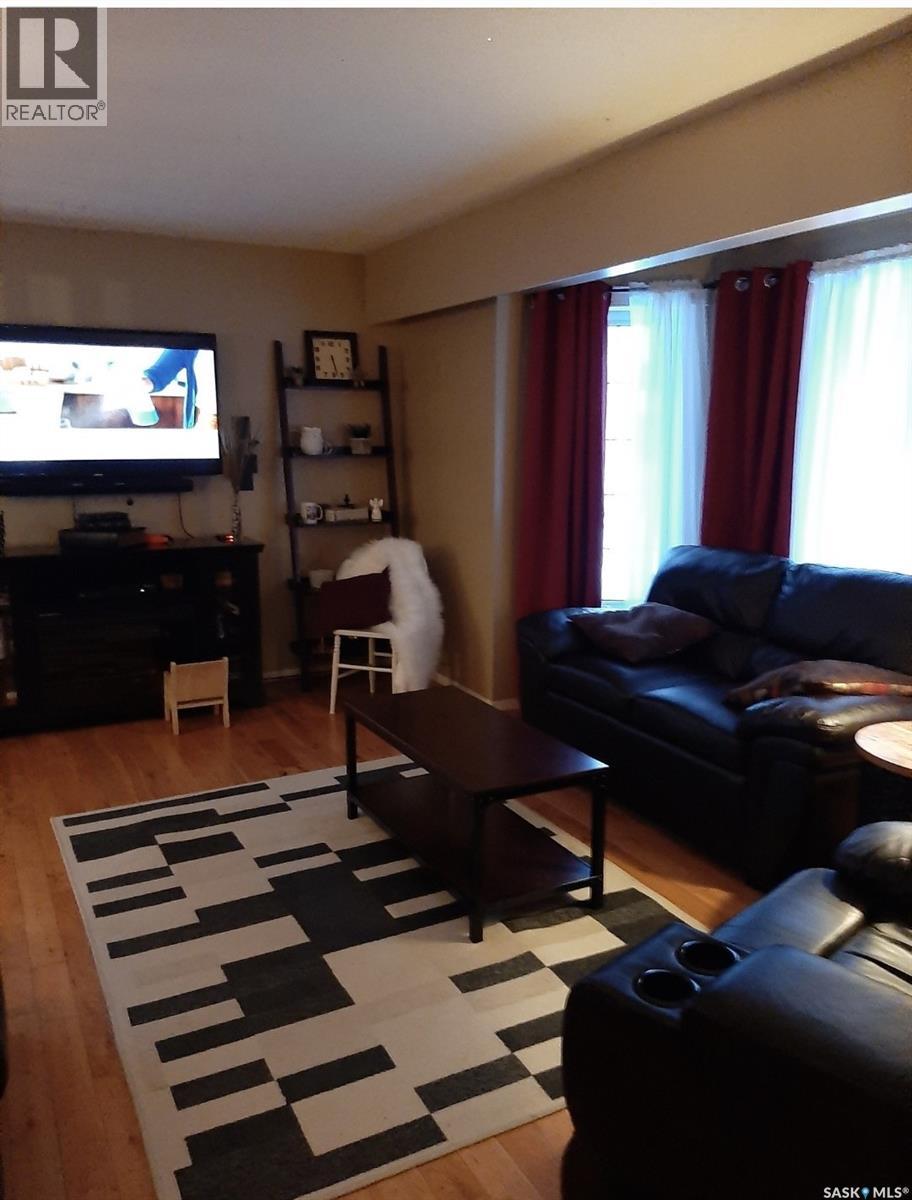 361 Fourth Avenue N, Yorkton, Saskatchewan  S3N 1B5 - Photo 14 - SK032448