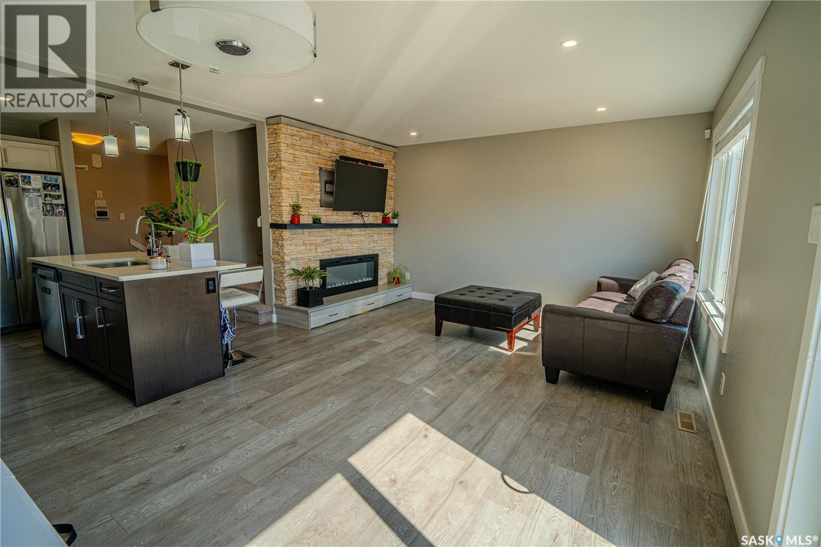 4529 E Keller Avenue, Regina, Saskatchewan  S4V 3R4 - Photo 3 - SK032425