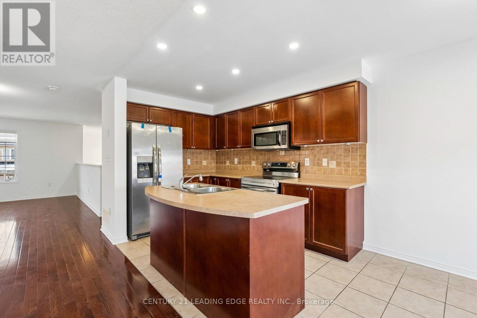 8 Pinecliff Avenue, Markham, Ontario  L6B 0K2 - Photo 18 - N12976820