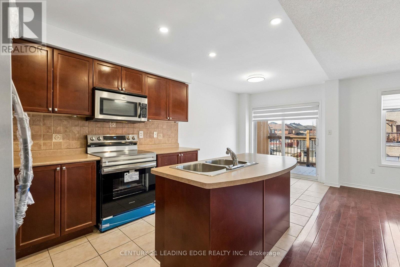 8 Pinecliff Avenue, Markham, Ontario  L6B 0K2 - Photo 20 - N12976820