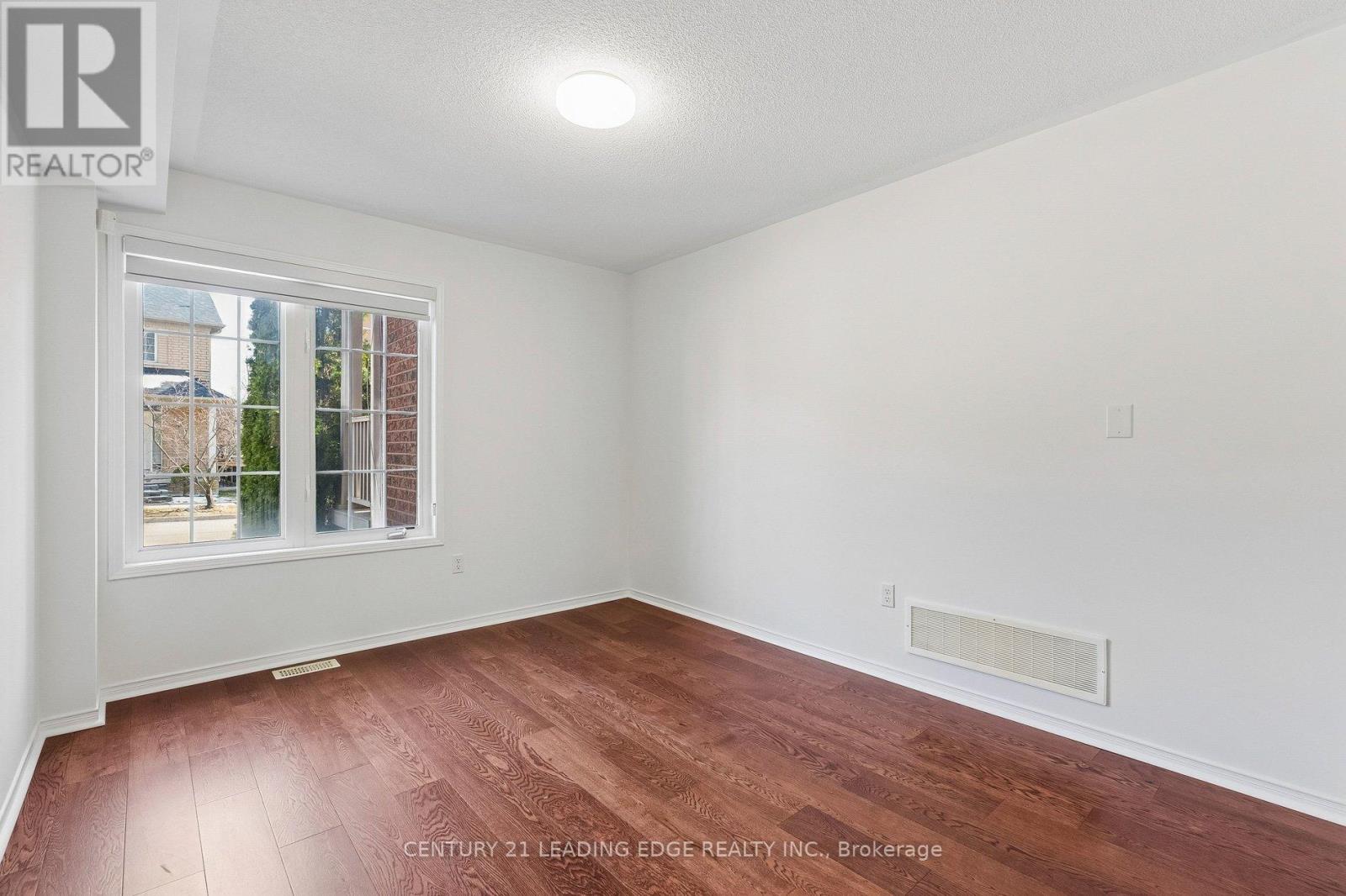 8 Pinecliff Avenue, Markham, Ontario  L6B 0K2 - Photo 42 - N12976820