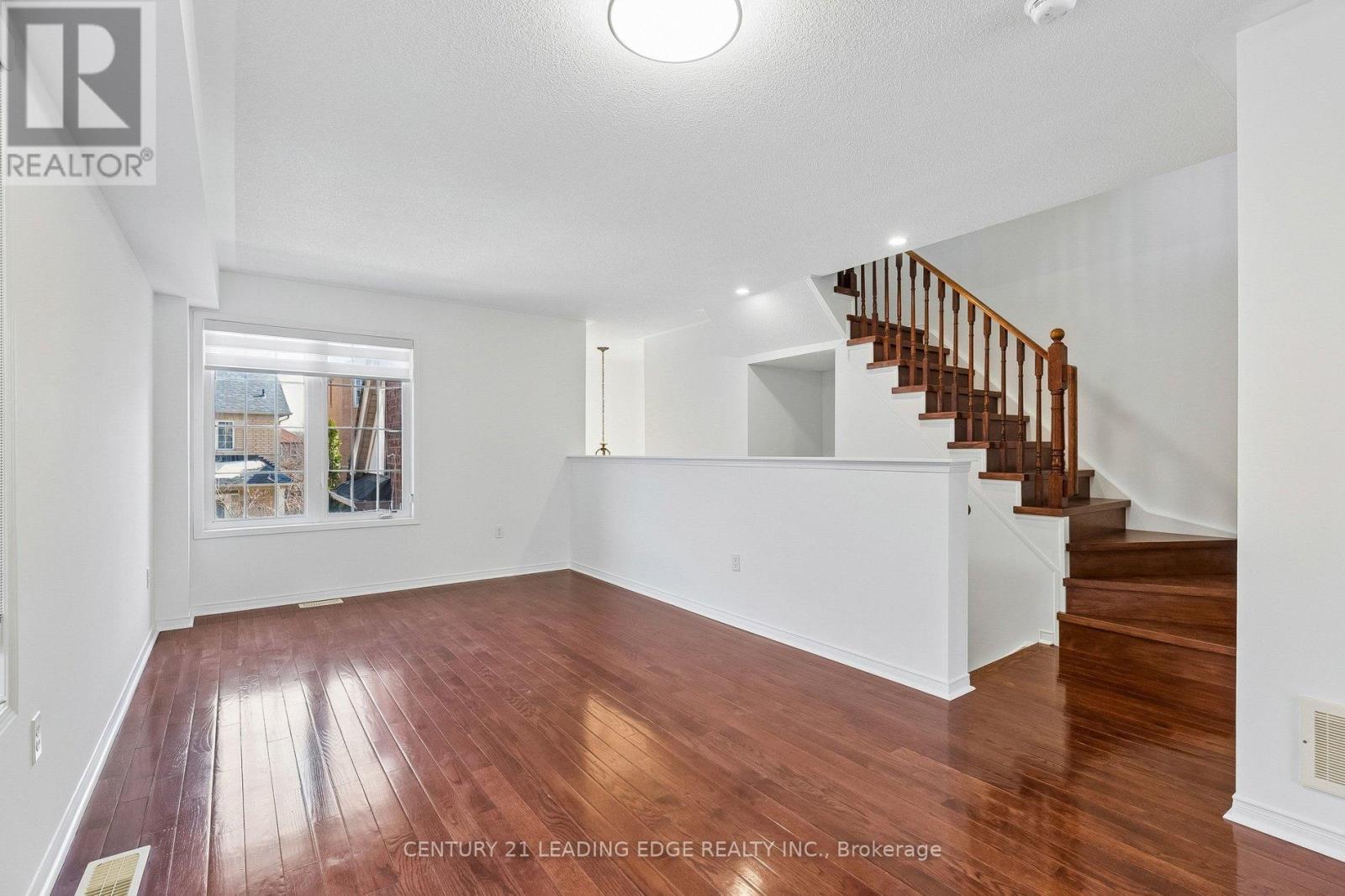 8 Pinecliff Avenue, Markham, Ontario  L6B 0K2 - Photo 9 - N12976820