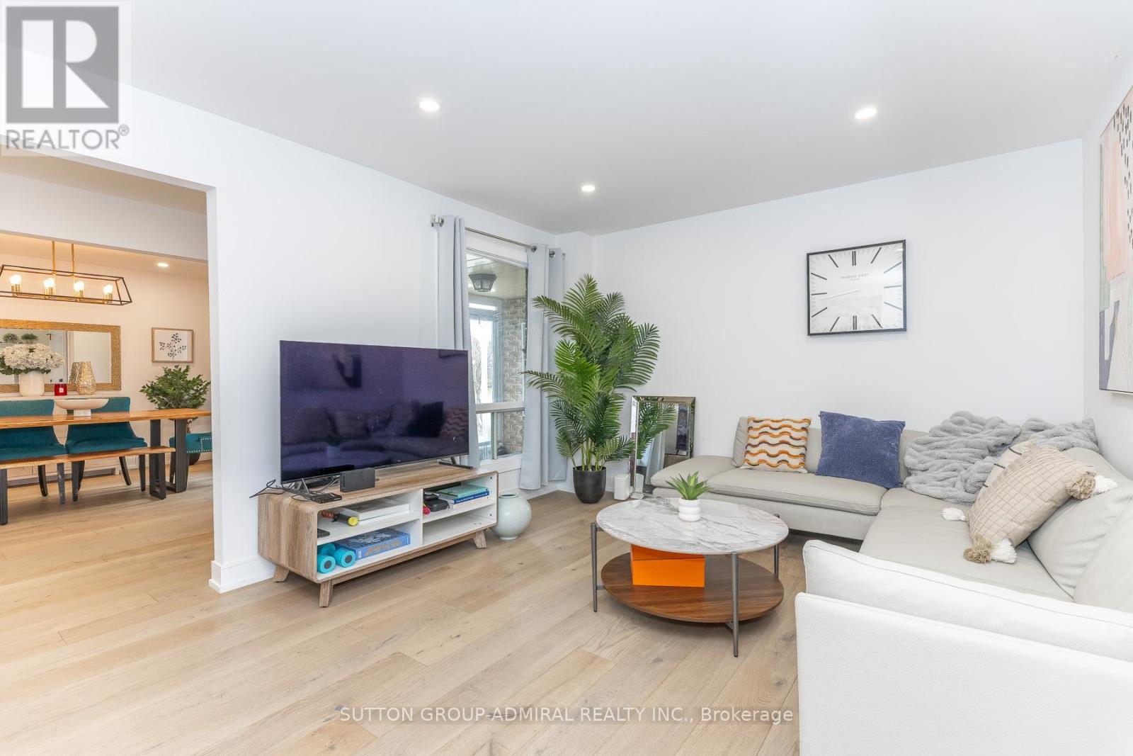 37 Spring Gate Boulevard, Vaughan, Ontario  L4J 3C9 - Photo 4 - N12976836