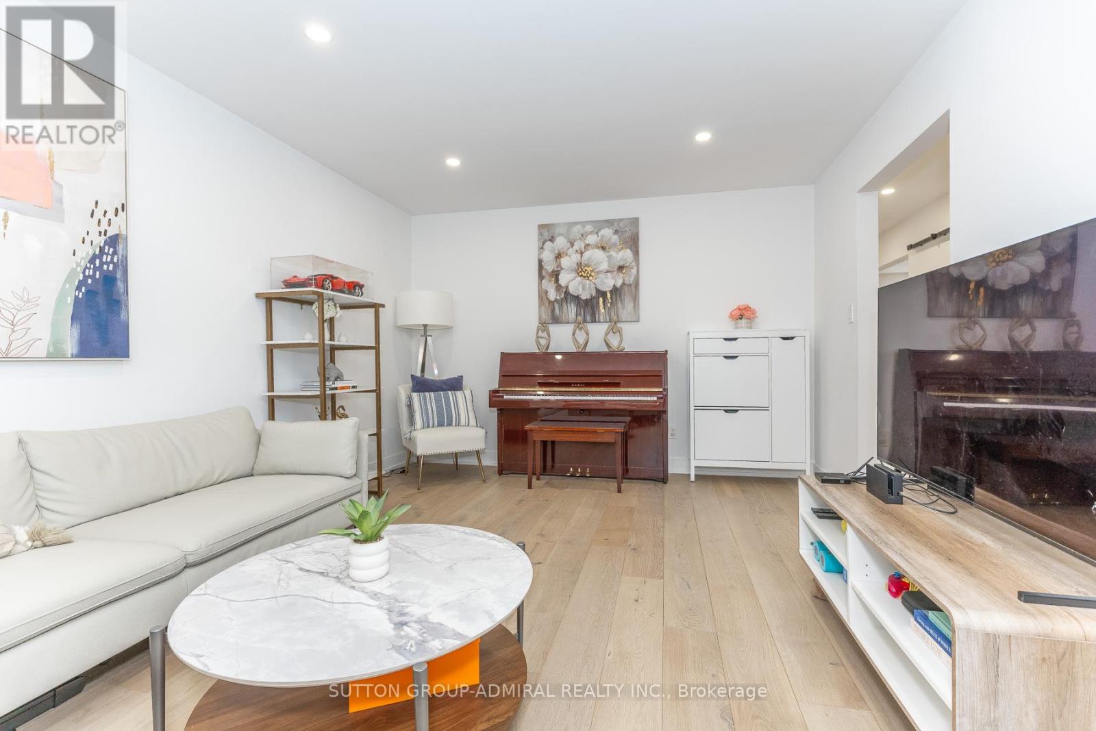 37 Spring Gate Boulevard, Vaughan, Ontario  L4J 3C9 - Photo 5 - N12976836