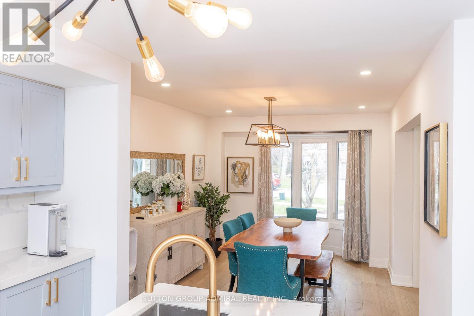 37 Spring Gate Boulevard, Vaughan, Ontario  L4J 3C9 - Photo 9 - N12976836