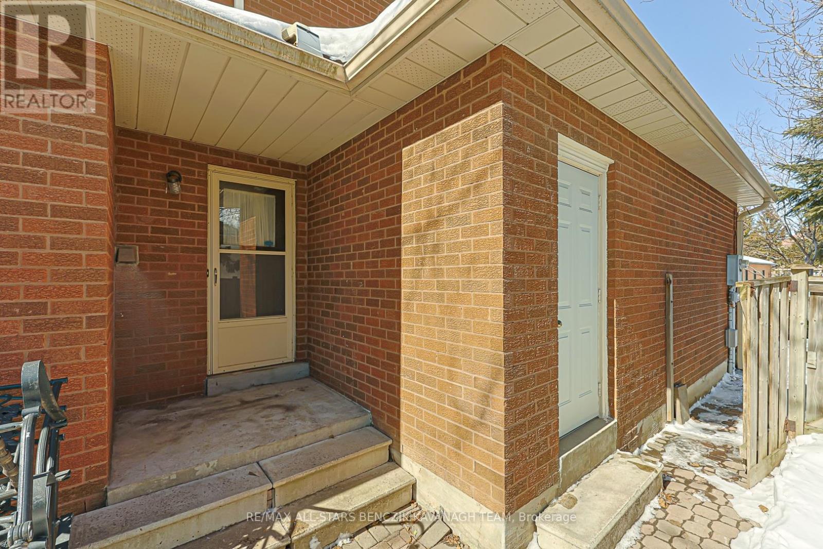 57 Highglen Avenue, Markham, Ontario  L3R 8R1 - Photo 14 - N12976856