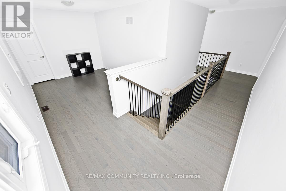 57 Bud Leggett Crescent, Georgina, Ontario  L4P 0B7 - Photo 14 - N12976866