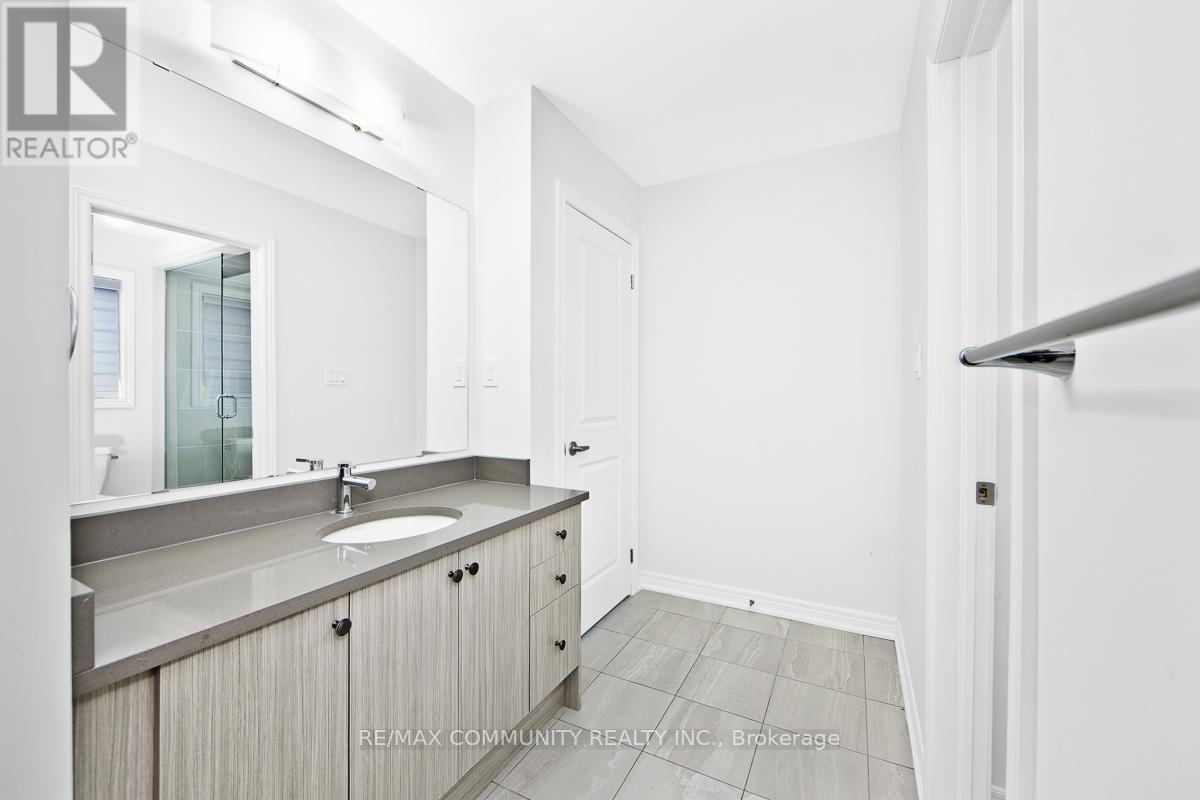 57 Bud Leggett Crescent, Georgina, Ontario  L4P 0B7 - Photo 21 - N12976866