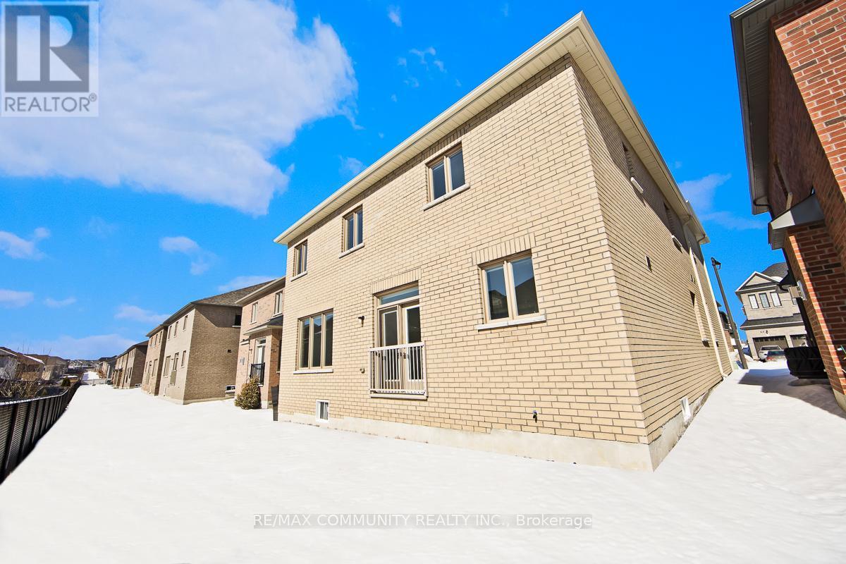 57 Bud Leggett Crescent, Georgina, Ontario  L4P 0B7 - Photo 24 - N12976866