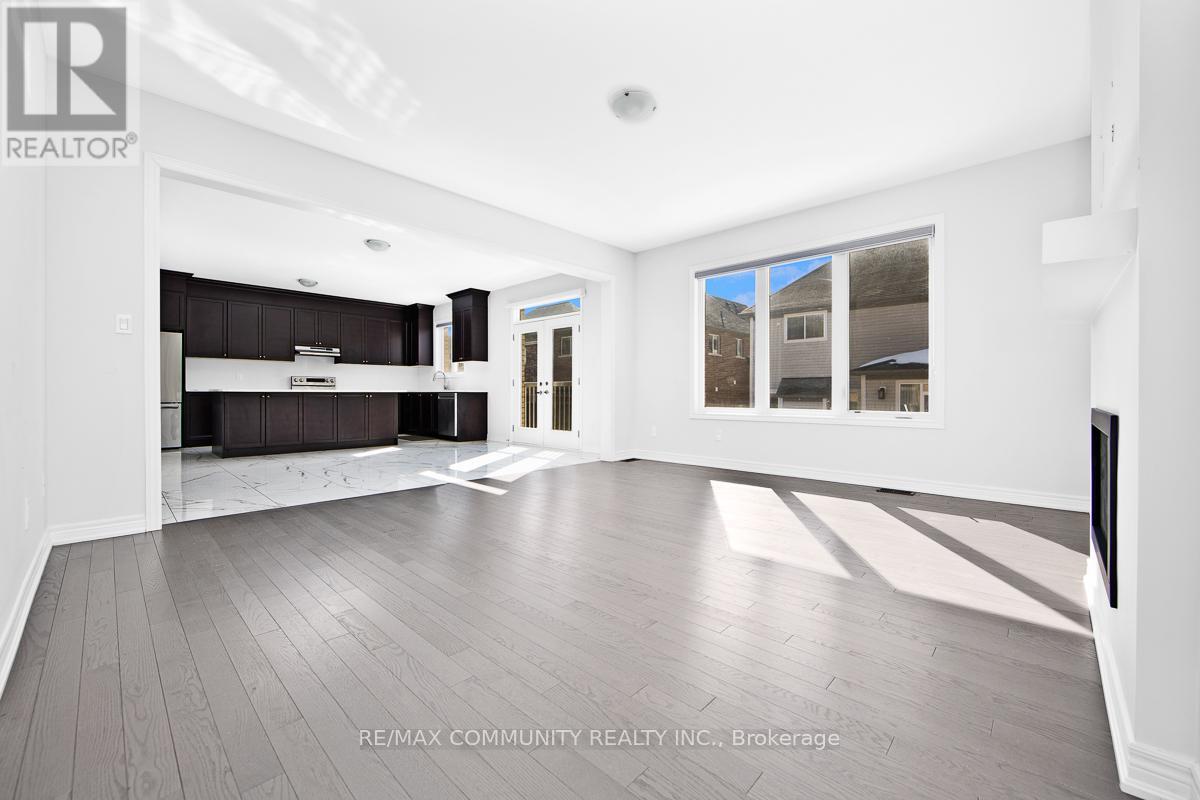 57 Bud Leggett Crescent, Georgina, Ontario  L4P 0B7 - Photo 6 - N12976866