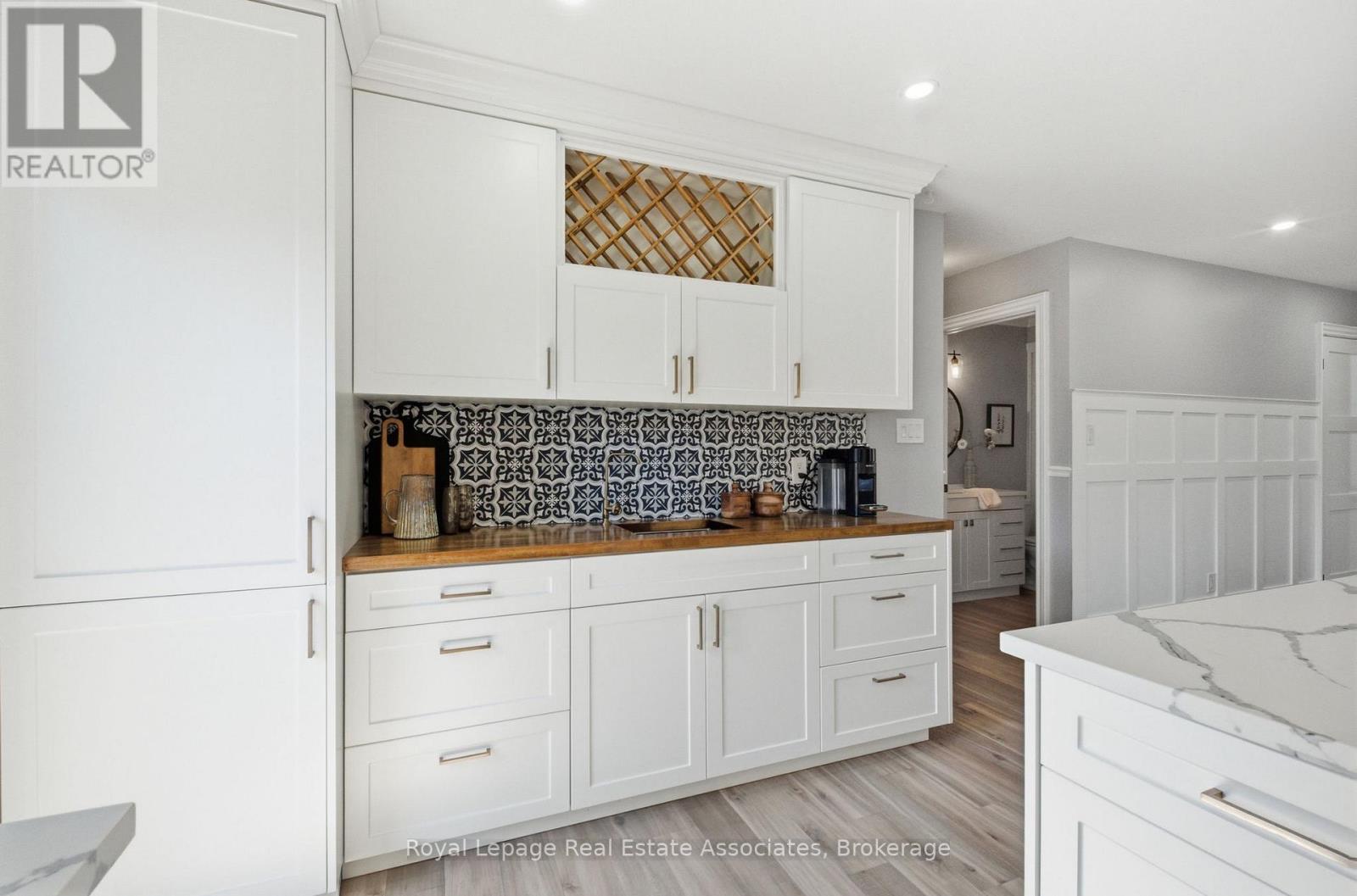 8 Beaverdale Crescent, Georgina, Ontario  L0E 1N0 - Photo 10 - N12976908