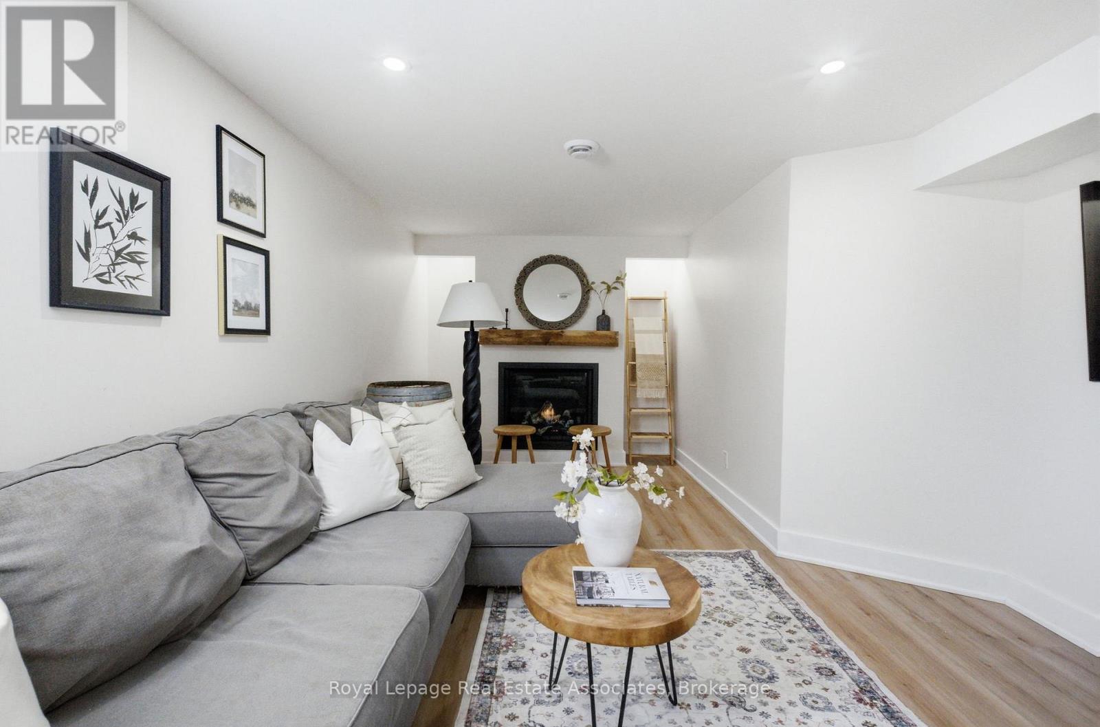 8 Beaverdale Crescent, Georgina, Ontario  L0E 1N0 - Photo 17 - N12976908