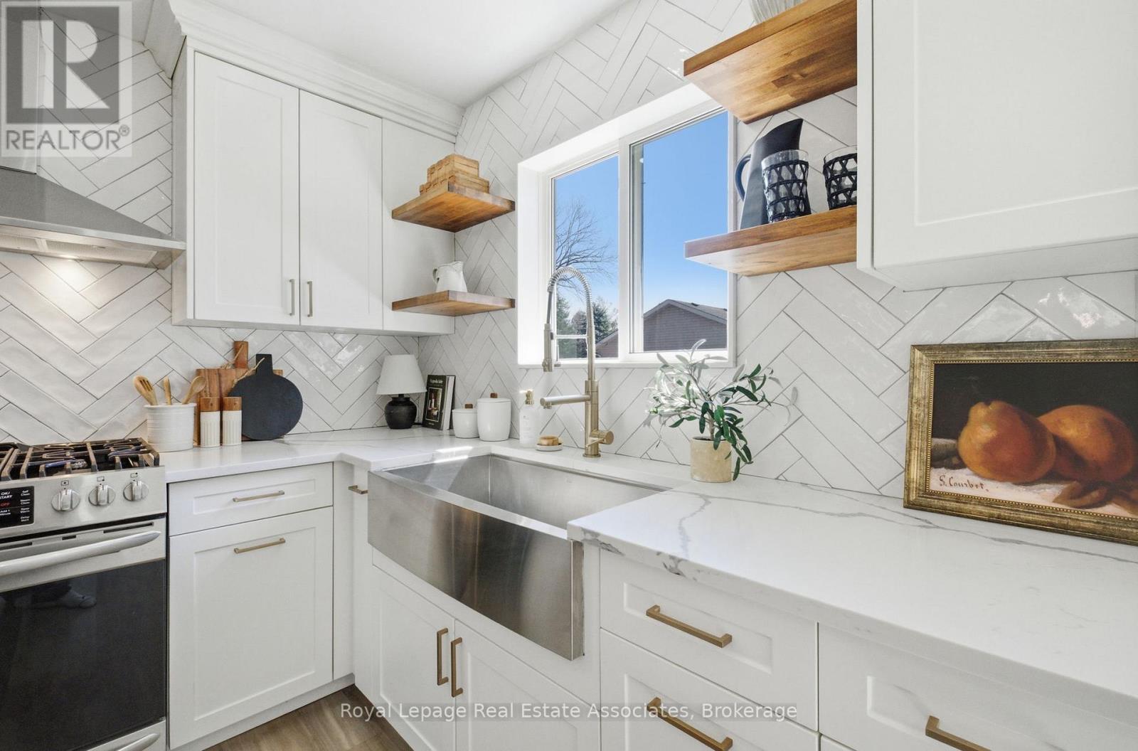 8 Beaverdale Crescent, Georgina, Ontario  L0E 1N0 - Photo 9 - N12976908