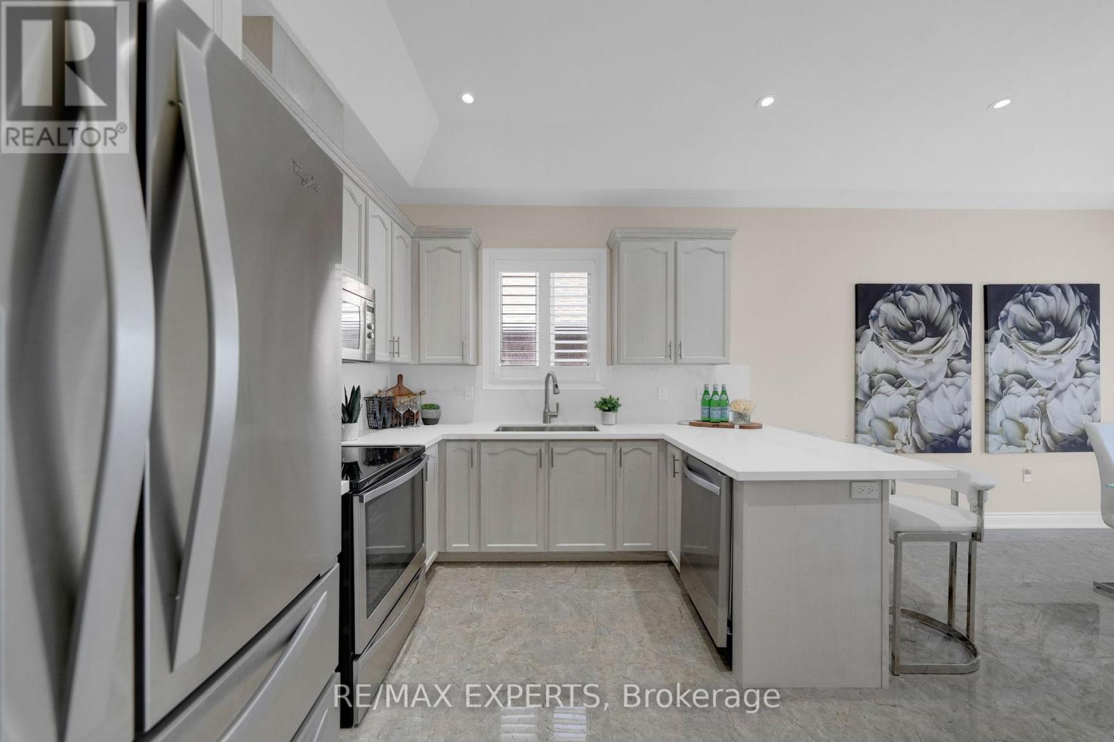 57 Hopkins Crescent N, Bradford West Gwillimbury, Ontario  L3Z 0R7 - Photo 14 - N12976914