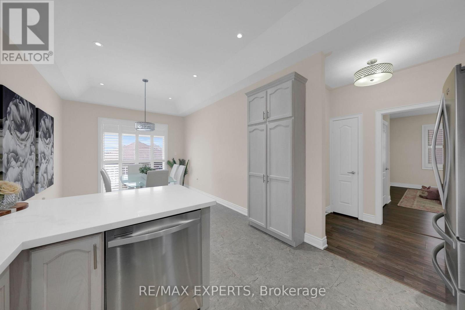 57 Hopkins Crescent N, Bradford West Gwillimbury, Ontario  L3Z 0R7 - Photo 18 - N12976914