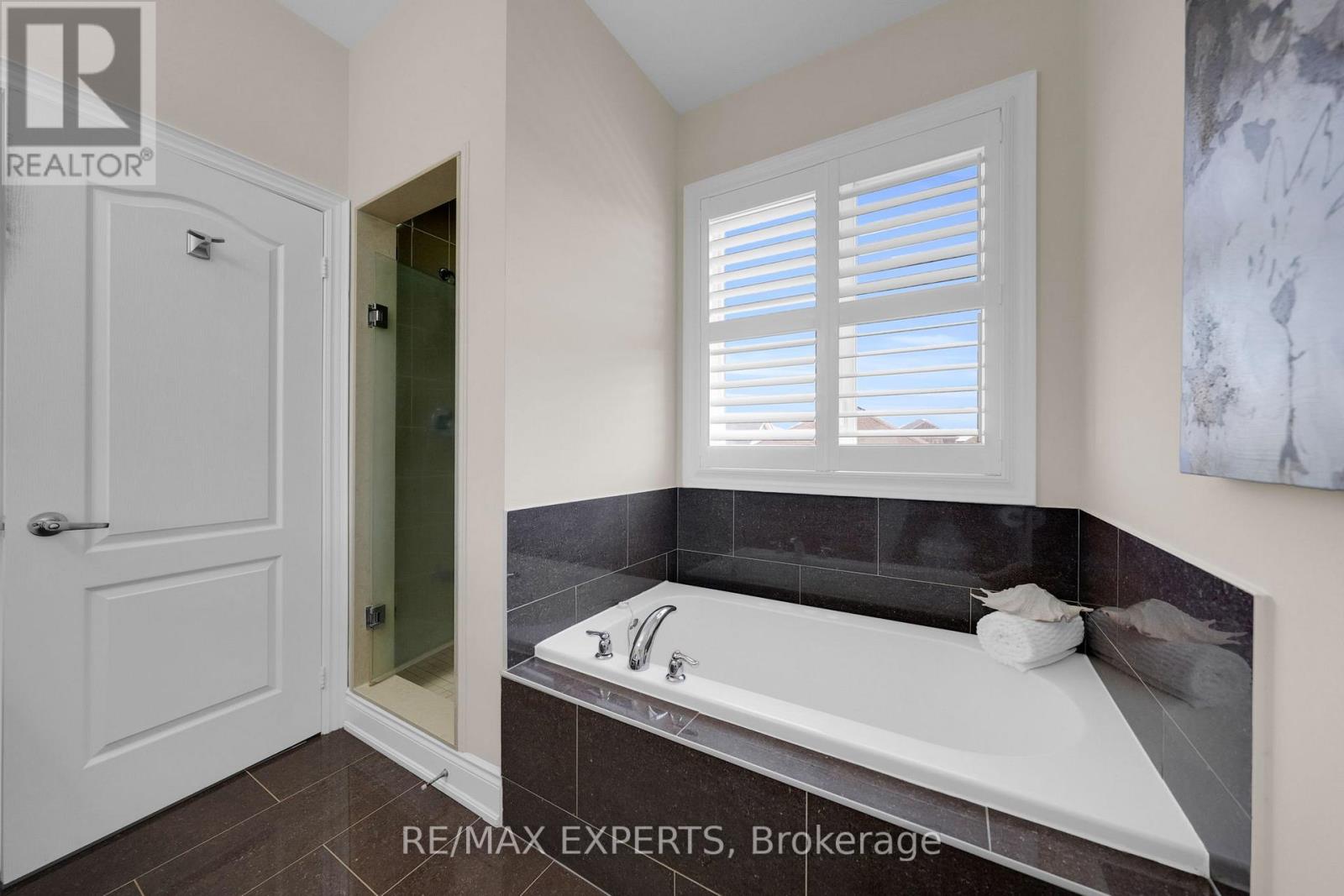 57 Hopkins Crescent N, Bradford West Gwillimbury, Ontario  L3Z 0R7 - Photo 28 - N12976914