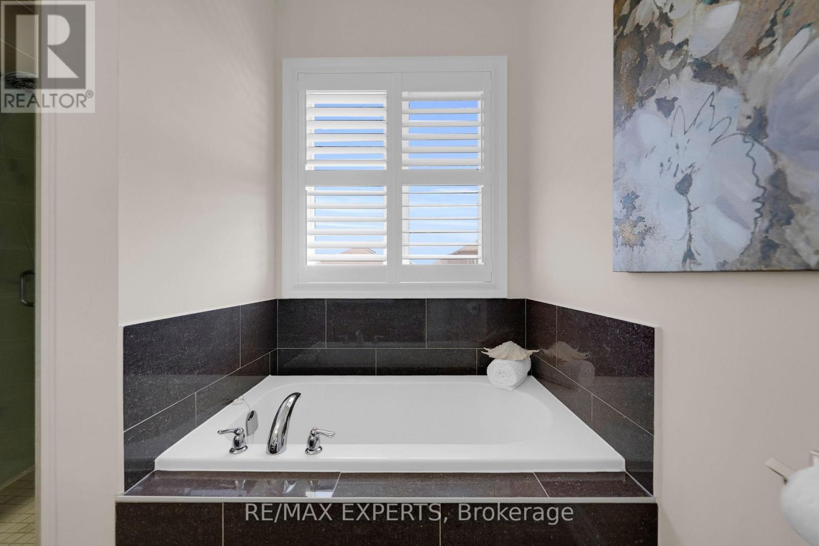 57 Hopkins Crescent N, Bradford West Gwillimbury, Ontario  L3Z 0R7 - Photo 30 - N12976914