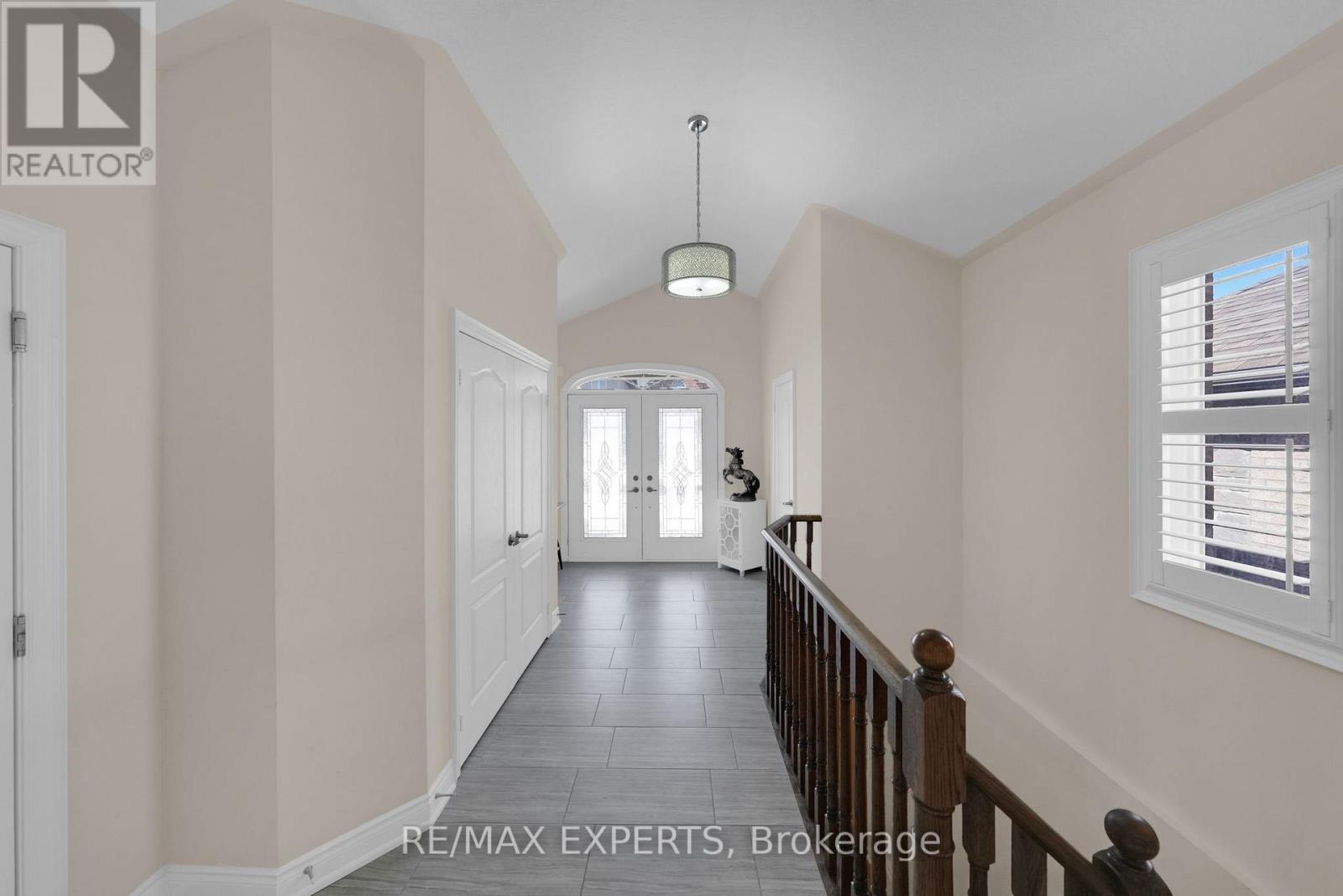 57 Hopkins Crescent N, Bradford West Gwillimbury, Ontario  L3Z 0R7 - Photo 7 - N12976914