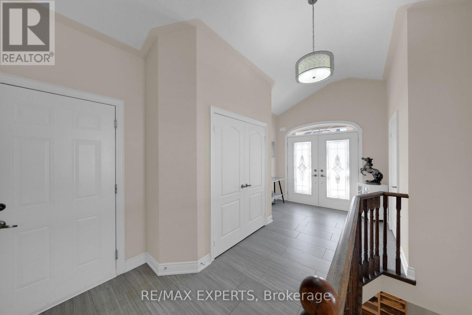 57 Hopkins Crescent N, Bradford West Gwillimbury, Ontario  L3Z 0R7 - Photo 8 - N12976914