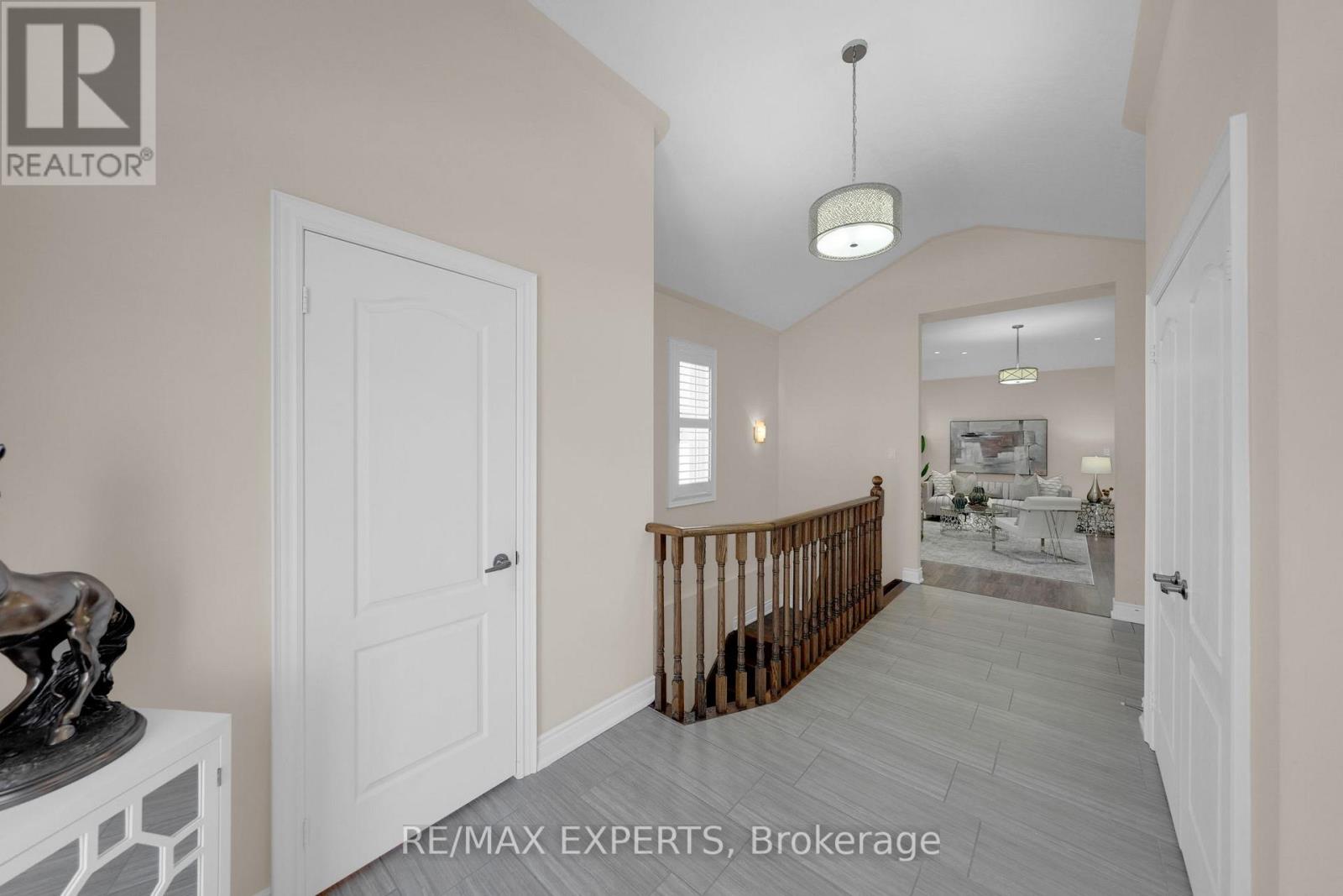 57 Hopkins Crescent N, Bradford West Gwillimbury, Ontario  L3Z 0R7 - Photo 9 - N12976914