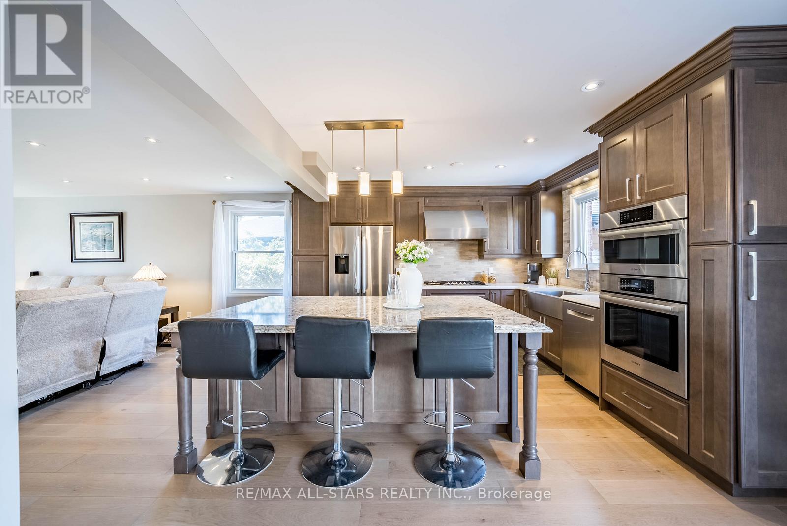 263 Sunset Boulevard, Whitchurch-Stouffville, Ontario  L4A 3R1 - Photo 11 - N12976916