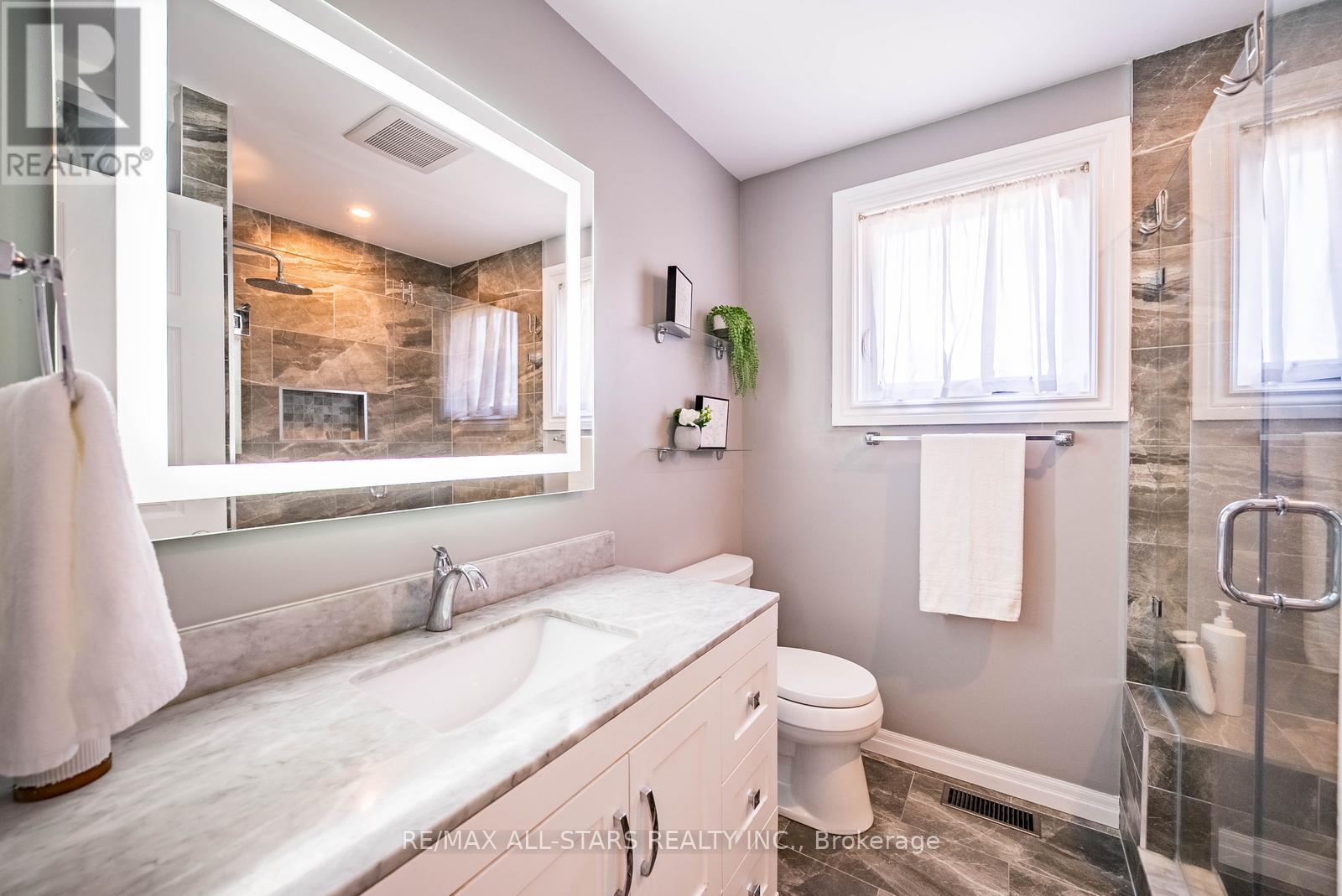 263 Sunset Boulevard, Whitchurch-Stouffville, Ontario  L4A 3R1 - Photo 22 - N12976916