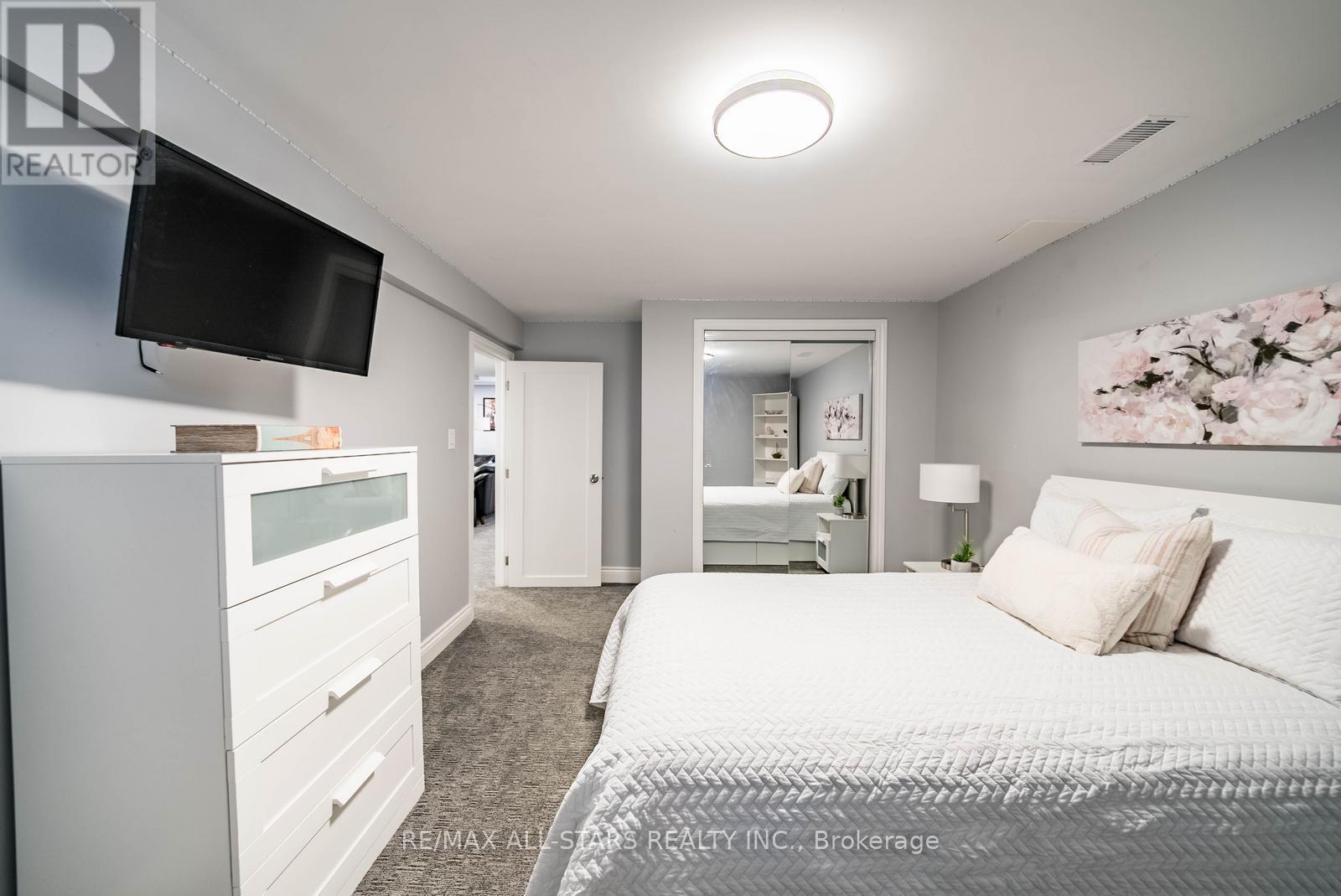 263 Sunset Boulevard, Whitchurch-Stouffville, Ontario  L4A 3R1 - Photo 34 - N12976916