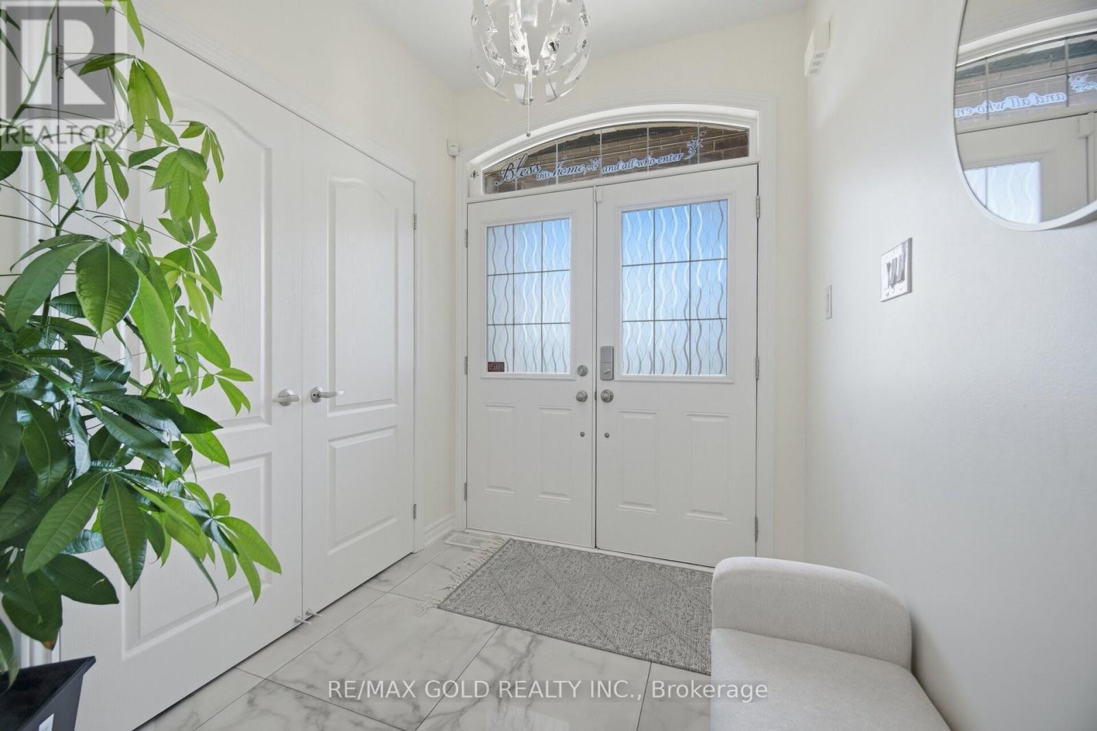 2072 Allison Street, Innisfil, Ontario  L9S 0K7 - Photo 2 - N12976994