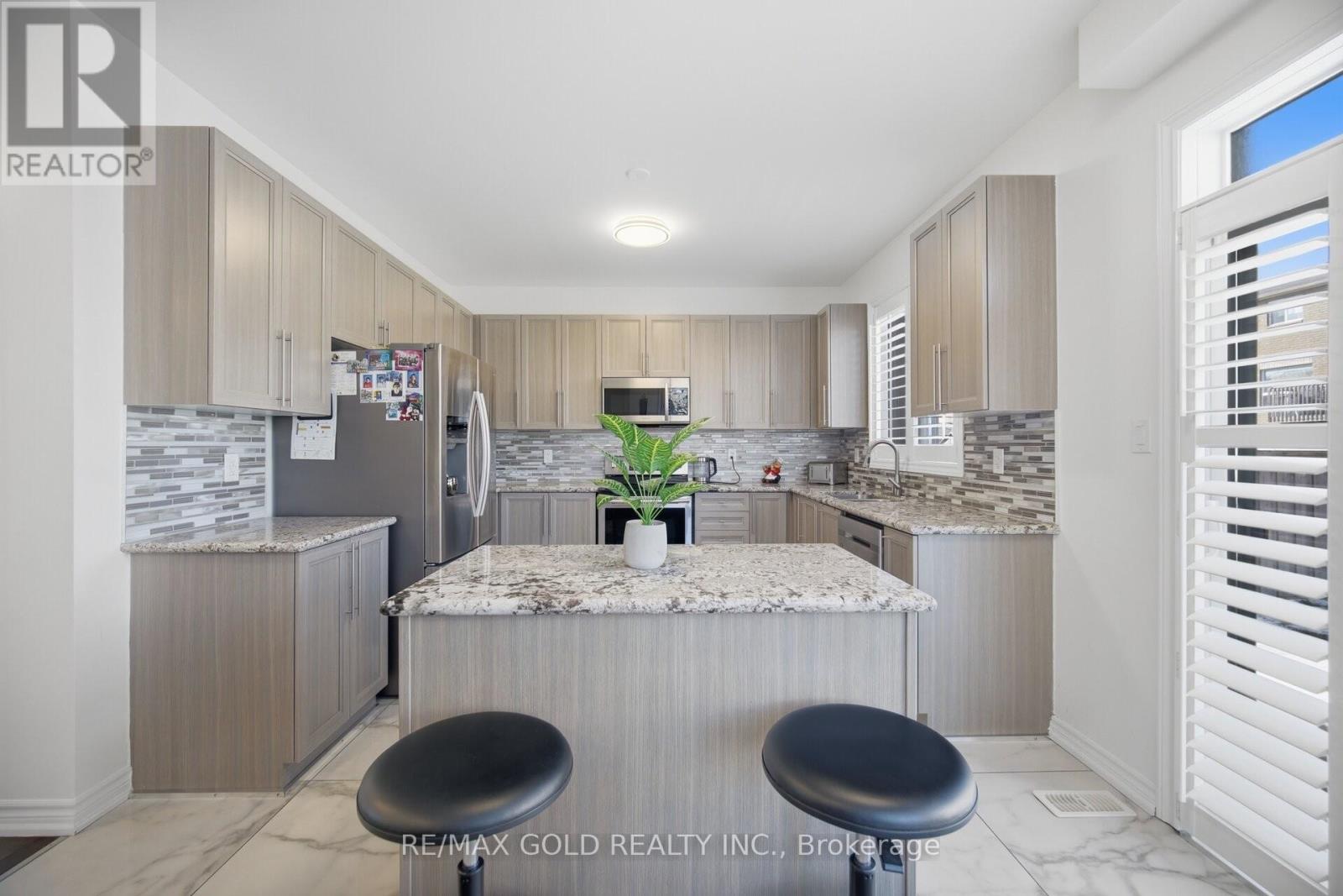 2072 Allison Street, Innisfil, Ontario  L9S 0K7 - Photo 7 - N12976994