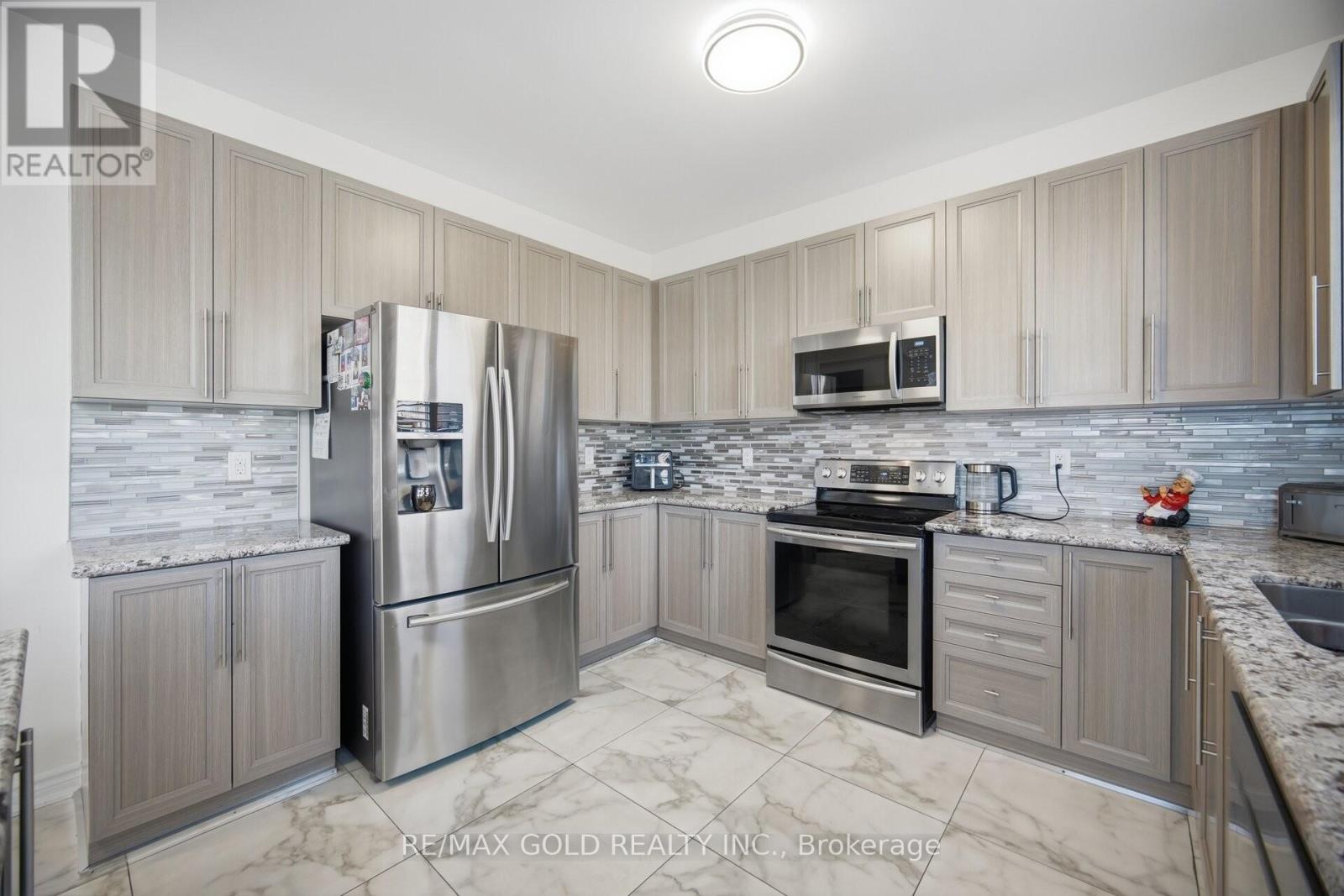 2072 Allison Street, Innisfil, Ontario  L9S 0K7 - Photo 9 - N12976994