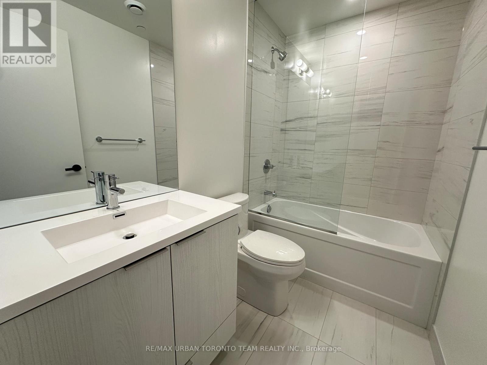 4102 - 8 Interchange Way, Vaughan, Ontario  L4K 5Z7 - Photo 10 - N12977096