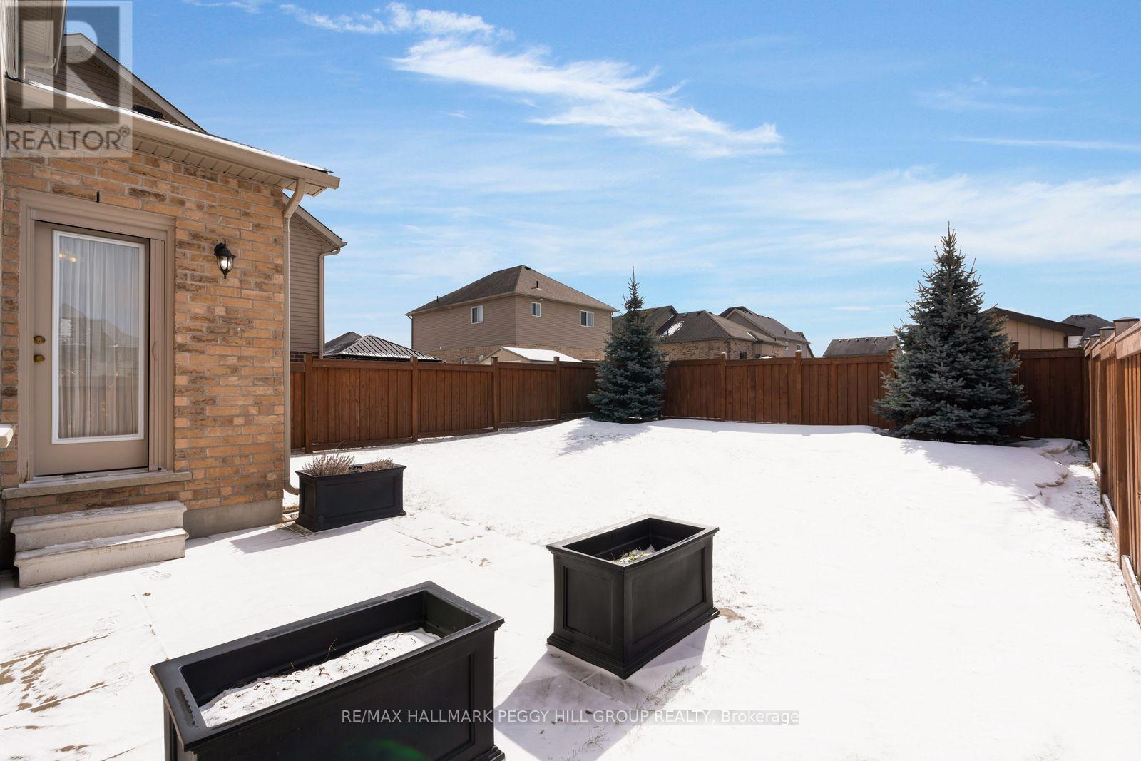 11 Arnold Crescent, Essa, Ontario  L3W 0P9 - Photo 14 - N12977098