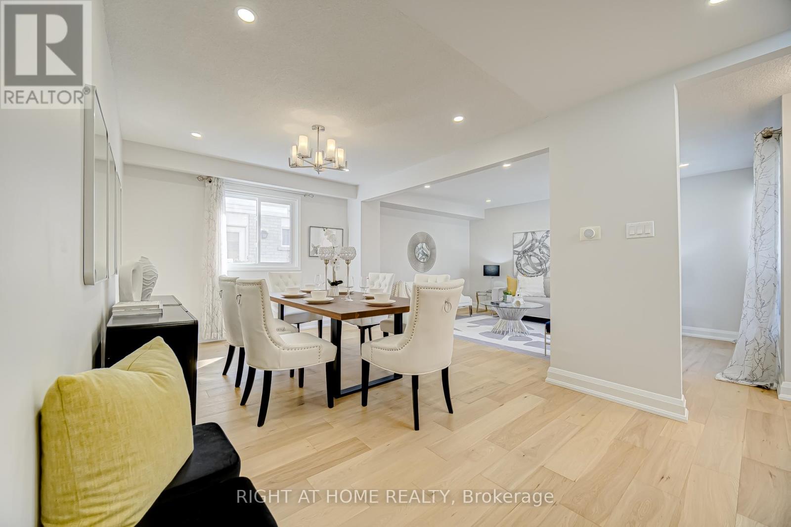 10 Holm Crescent, Markham, Ontario  L3T 5J3 - Photo 7 - N12973962