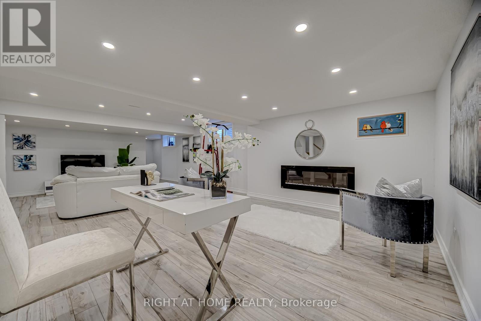 10 Holm Crescent, Markham, Ontario  L3T 5J3 - Photo 24 - N12973962