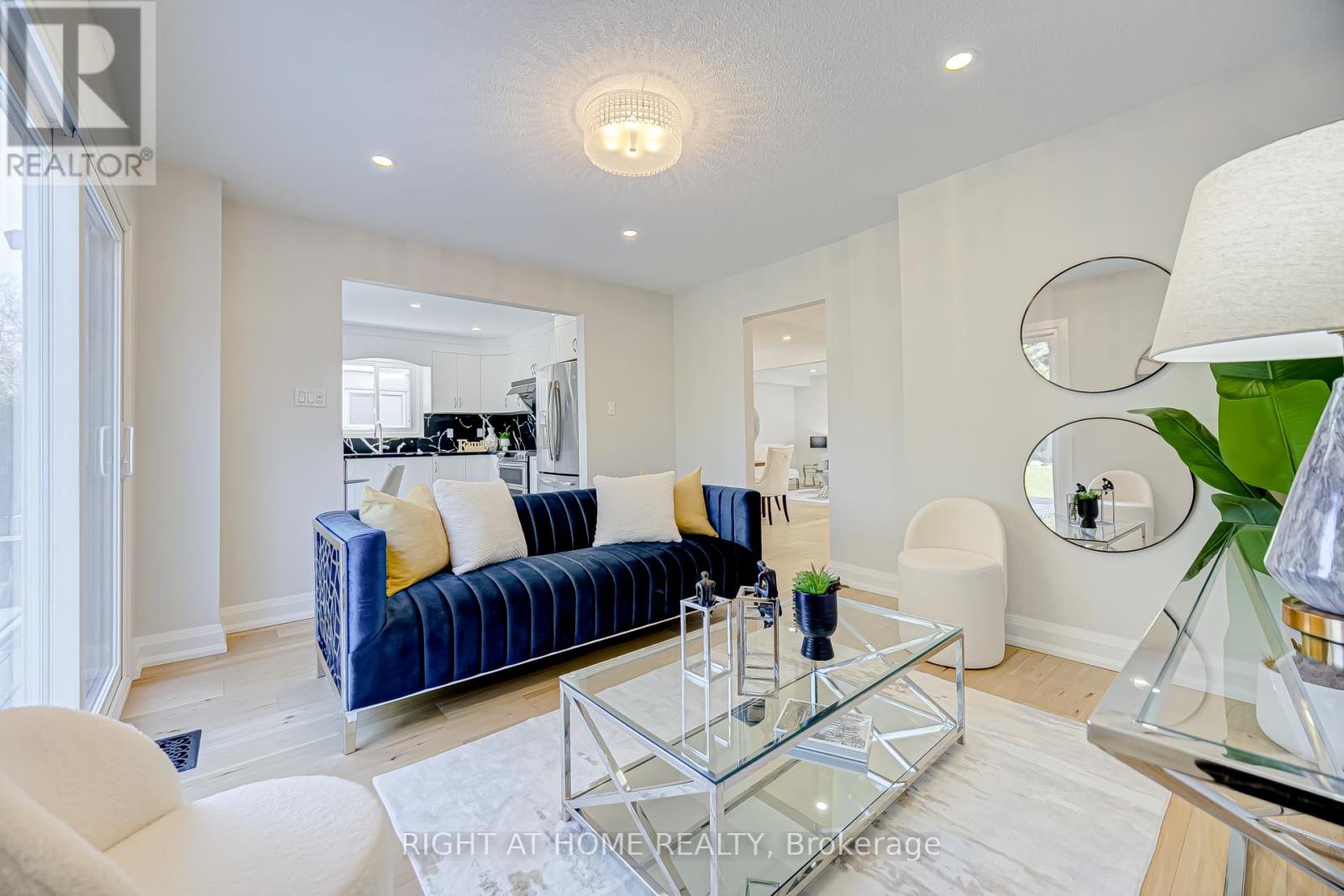 10 Holm Crescent, Markham, Ontario  L3T 5J3 - Photo 10 - N12973962