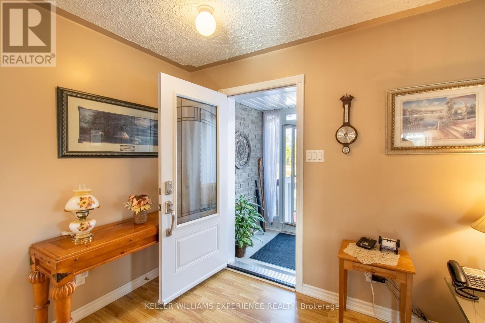 789 Montreal Street, Midland, Ontario  L4R 1G9 - Photo 4 - S12977160