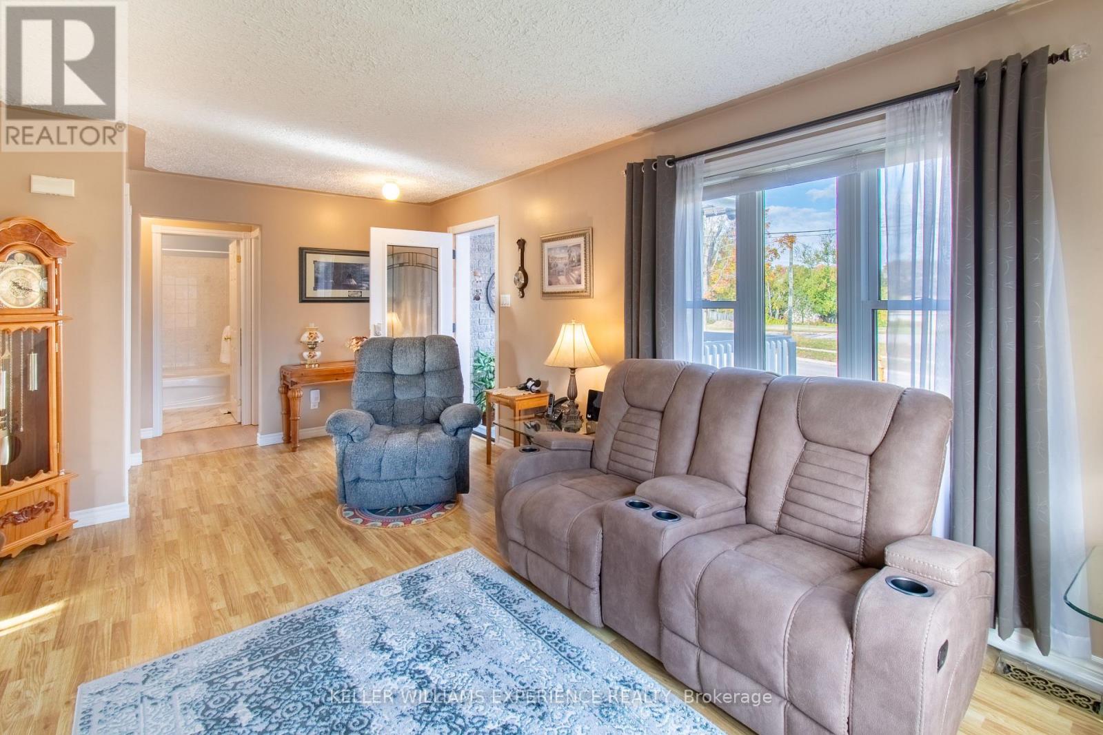 789 Montreal Street, Midland, Ontario  L4R 1G9 - Photo 5 - S12977160