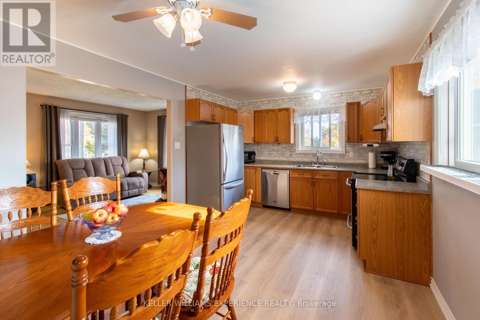 789 Montreal Street, Midland, Ontario  L4R 1G9 - Photo 9 - S12977160