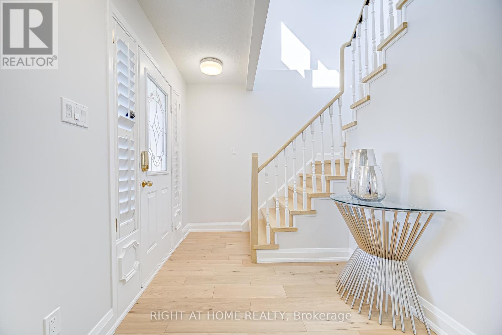 10 Holm Crescent, Markham, Ontario  L3T 5J3 - Photo 3 - N12973962