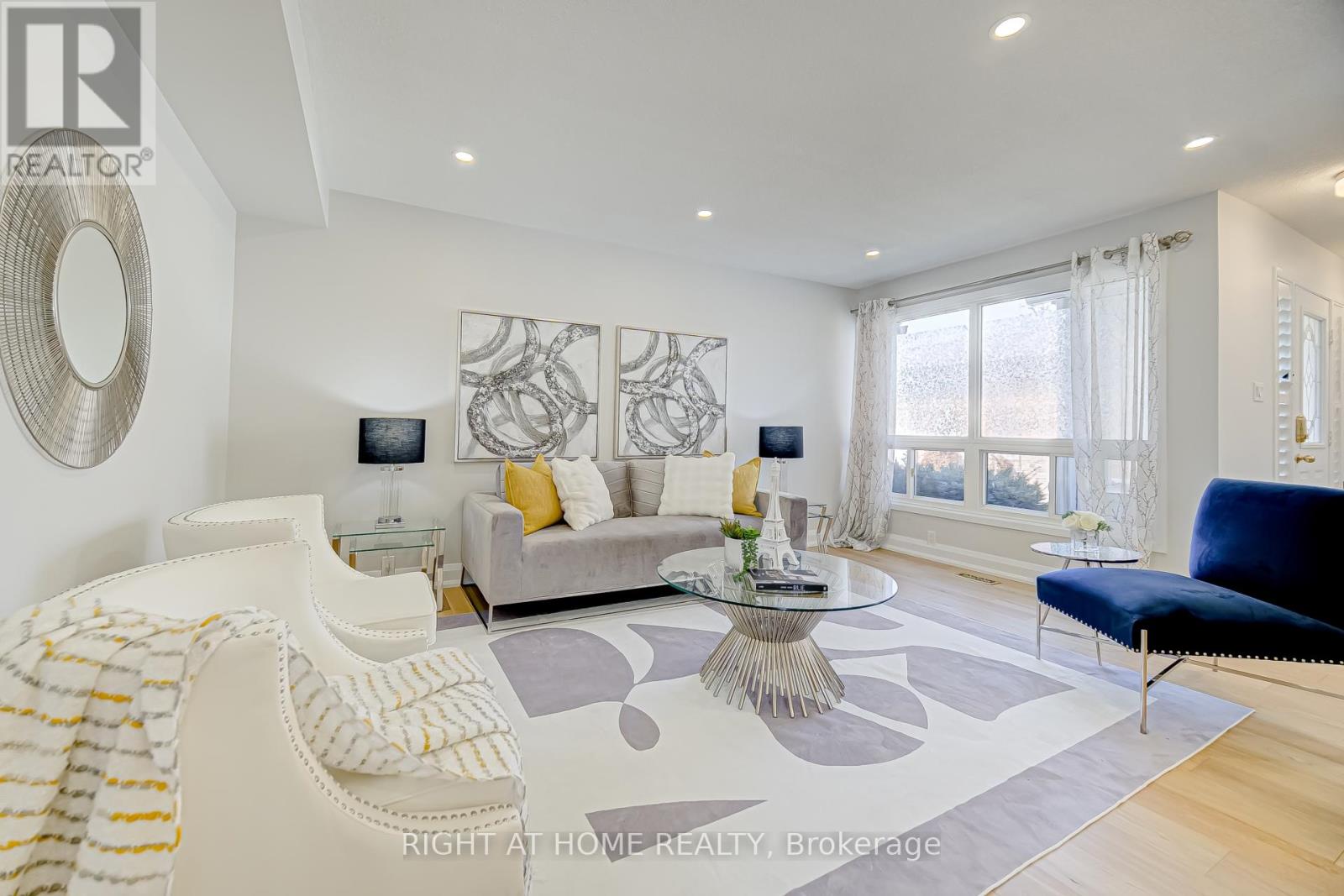 10 Holm Crescent, Markham, Ontario  L3T 5J3 - Photo 4 - N12973962