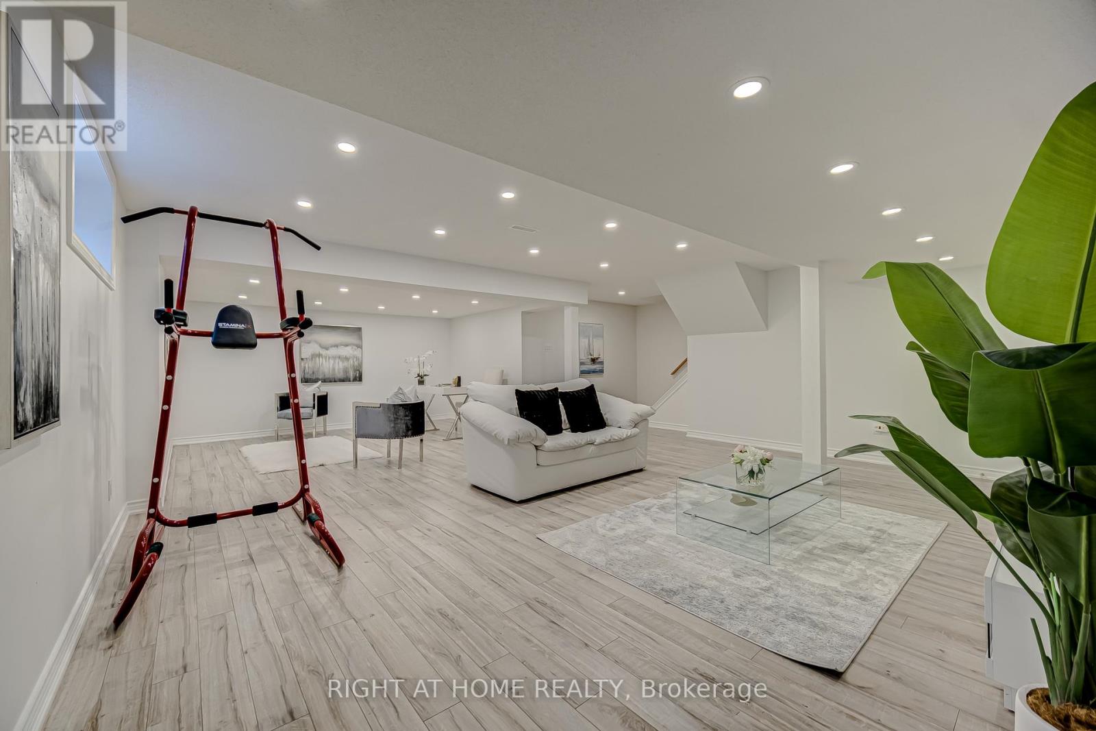 10 Holm Crescent, Markham, Ontario  L3T 5J3 - Photo 21 - N12973962