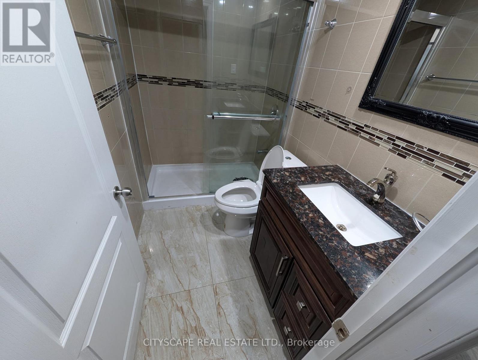 90 Maddybeth Crescent, Brampton, Ontario  L7A 3J3 - Photo 7 - W12973596