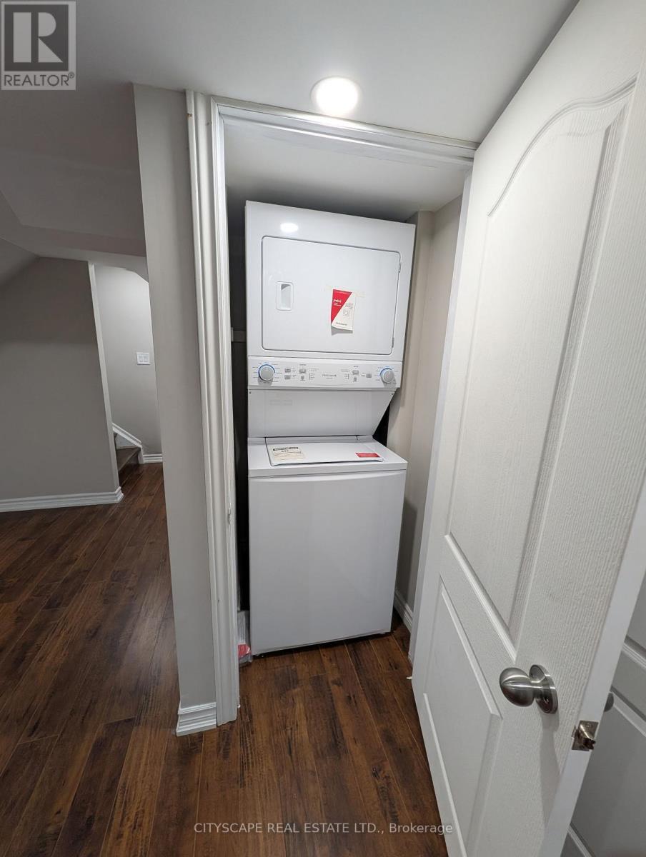 90 Maddybeth Crescent, Brampton, Ontario  L7A 3J3 - Photo 5 - W12973596