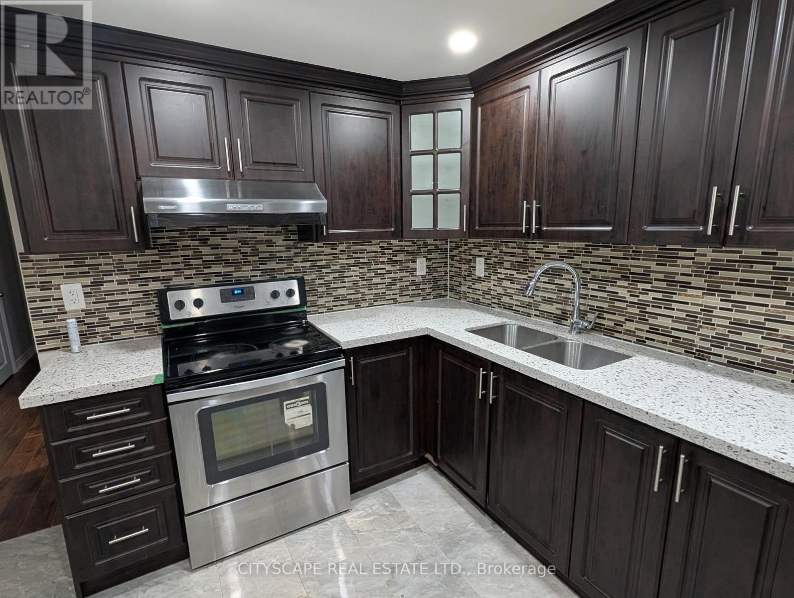 90 Maddybeth Crescent, Brampton, Ontario  L7A 3J3 - Photo 10 - W12973596