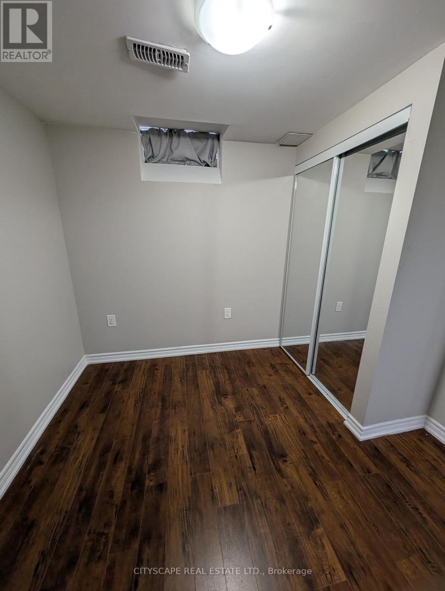 90 Maddybeth Crescent, Brampton, Ontario  L7A 3J3 - Photo 4 - W12973596