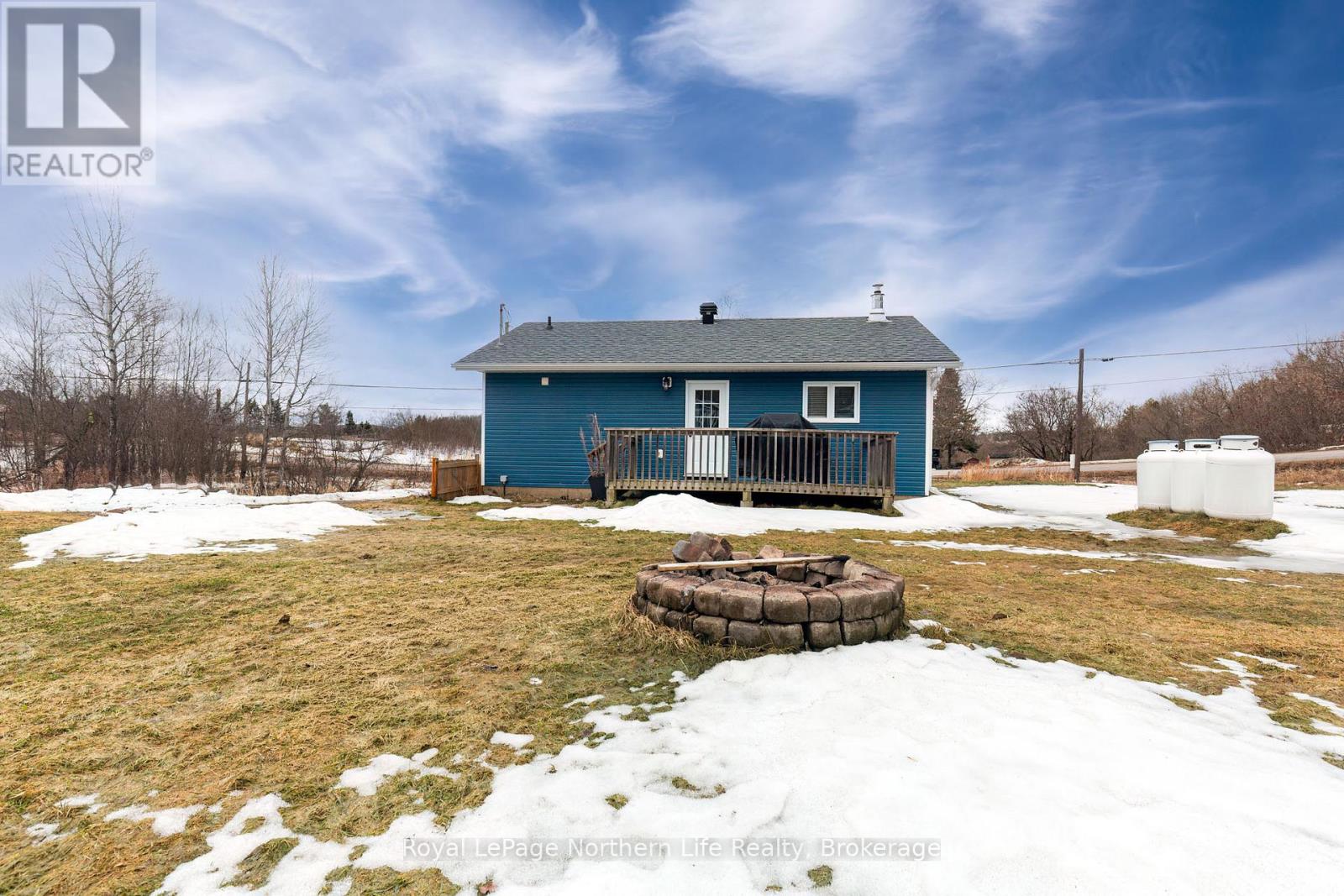 300 Yonge Street, Bonfield, Ontario  P0H 1E0 - Photo 22 - X12976140