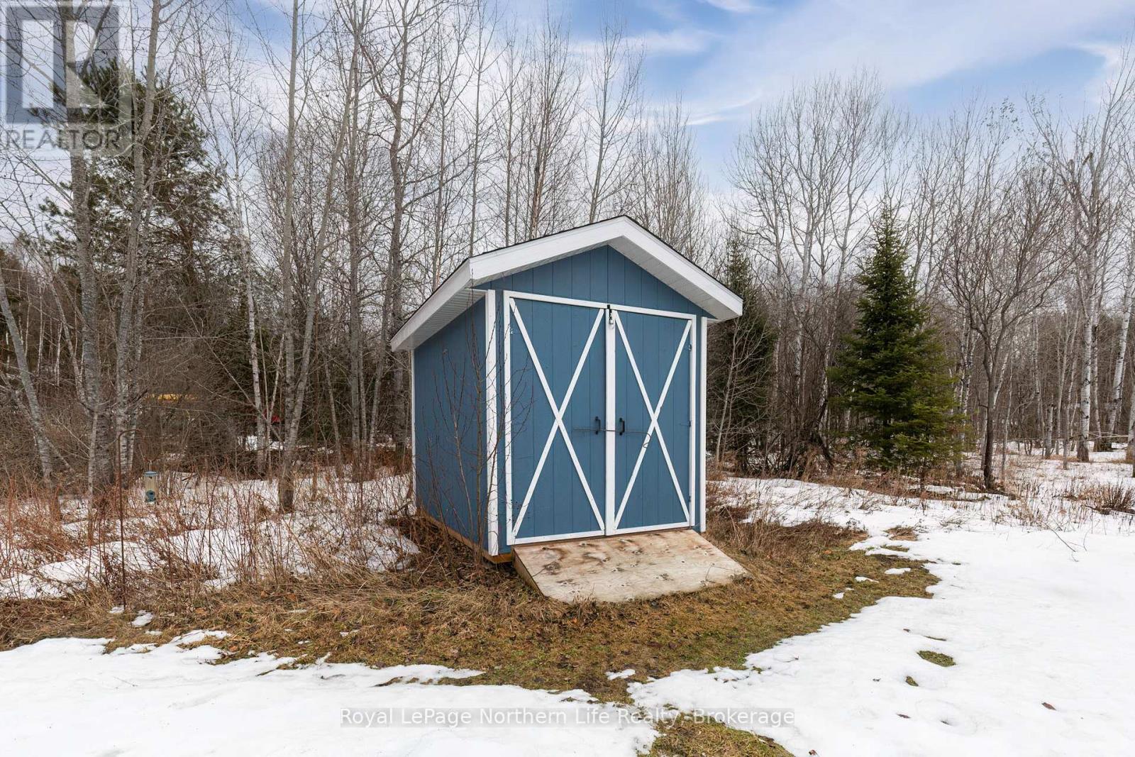 300 Yonge Street, Bonfield, Ontario  P0H 1E0 - Photo 25 - X12976140