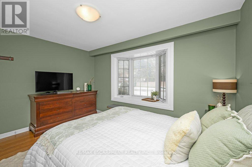 345 Sandlewood Road, Oakville, Ontario  L6L 3S1 - Photo 32 - W12976824