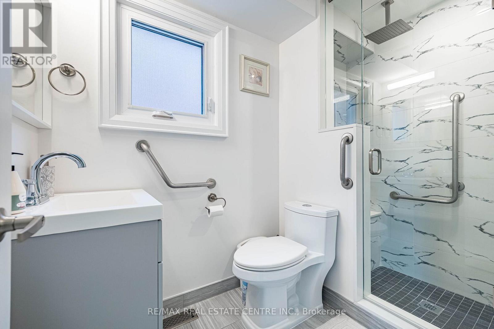 6340 Longspur Road, Mississauga, Ontario  L5N 6G8 - Photo 15 - W12976858