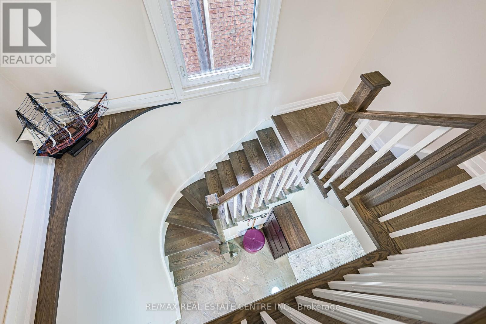 6340 Longspur Road, Mississauga, Ontario  L5N 6G8 - Photo 18 - W12976858